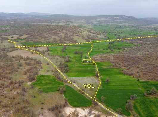 MERAM KUMRALI RESMİ YOLU VAR SATILIK MÜSTAKİL TARLA BAHÇE