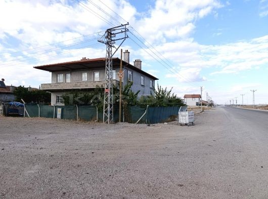 MERAM ALAKOVA SATILIK 6+2 MÜSTAKİL EV 487m² ARSA CADDE CEPHE
